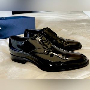 DIOR TIMELESS DERBY SHOE
Black Patent Calfskin